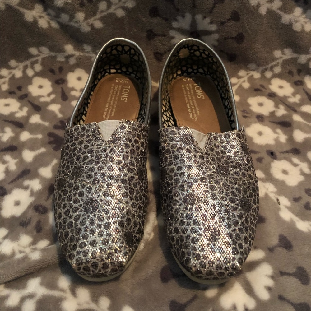 Toms